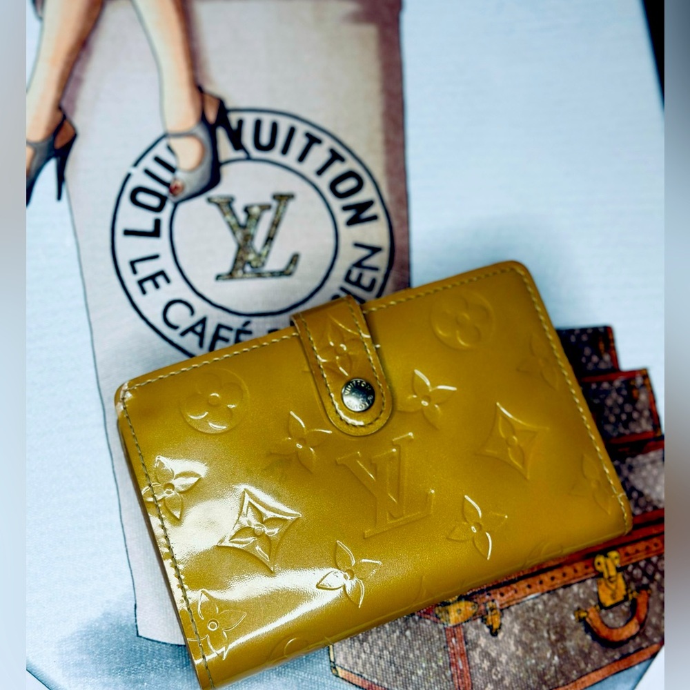 Louis Vuitton verni Kiss lock wallet - Picture 1 of 11